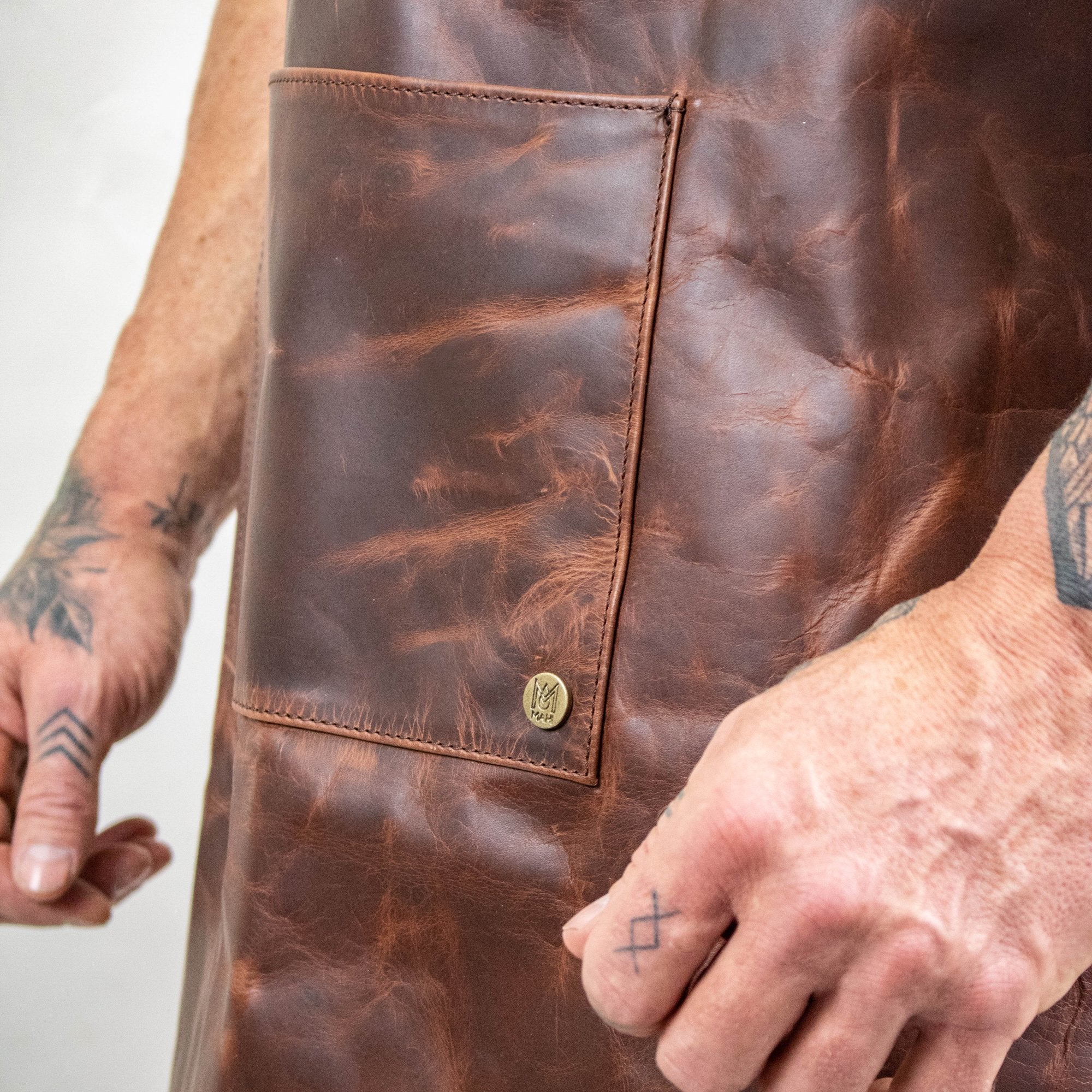 Cross Back Leather Apron - Image 7